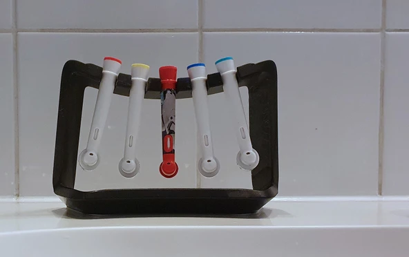 5 Oral-B diş fırçası başlığını taşıyabilen stand (Plastik Aparattır!!!) - 4