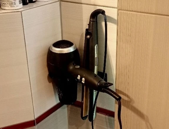 Saç kurutma makinesi ve saç düzleştirici tutucu (Plastik Aparattır!!!) - 5