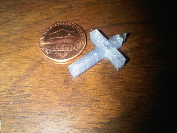 Byr Çapraz Kolye veya yer imi çekiciliği (Plastik Aparattır!!!) 3D ürün görseli 1