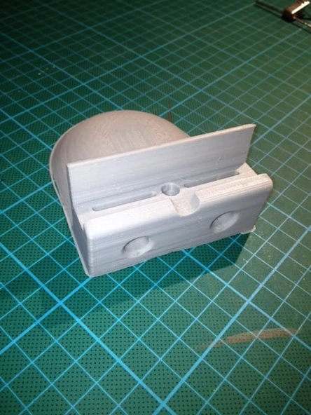 Hoparlör bağlantı noktalarına sahip Ipad Mini / iPhone 5 standı (Plastik Aparattır!!!) - 2