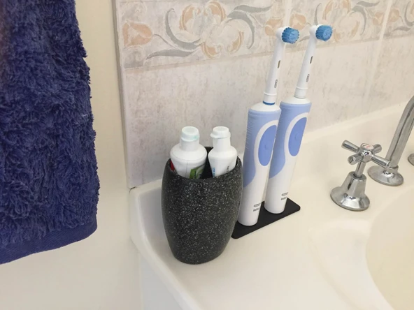 Oral-B Vitality 2 Kişilik Elektrikli Diş Fırçası Standı (Plastik Aparattır!!!) - 3