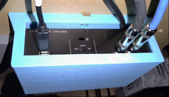Behringer U-Phoria UMC22 Masa Altı Montajı (Plastik Aparattır!!!) - 4