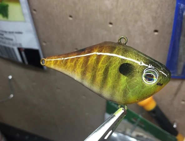 Dudaksız Crankbait balıkçılık cazibesi (tek parça) (Plastik Aparattır!!!)
