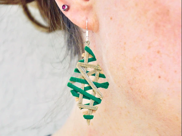 Byr Katmanlı Pırlanta Çapraz Küpe (Plastik Aparattır!!!) 3D - 2