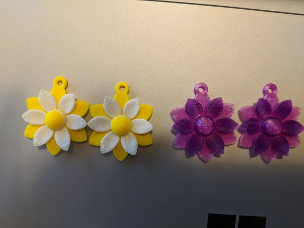 Byr 3 Katlı Çiçek Küpe (Plastik Aparattır!!!) 3D - 4