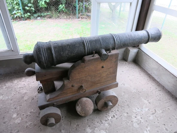 Byr Yakut Topu - Compagnie des Indes (Plastik Aparattır!!!) 3D