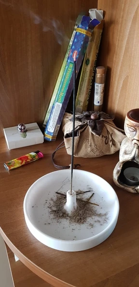 Basit Yuvarlak Tütsü Standı (Plastik Aparattır!!!)