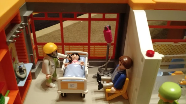Playmobil Hastanesi Serum Çantası (Plastik Aparattır!!!) - 2