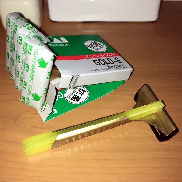Tıraş makinesi için Uzatma Kolu KAI Altın-Paslanmaz (Plastik Aparattır!!!)