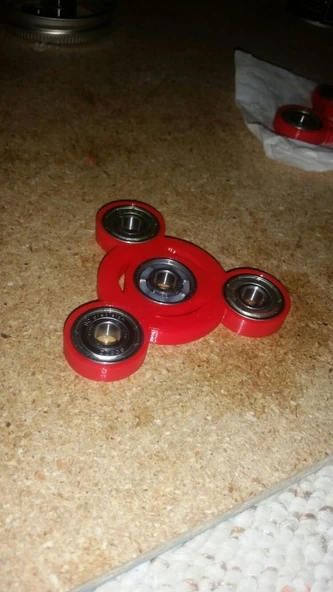 Byr Fidget Spinner Oyuncak - Trispinner (Plastik Aparattır!!!) 3D ürün görseli