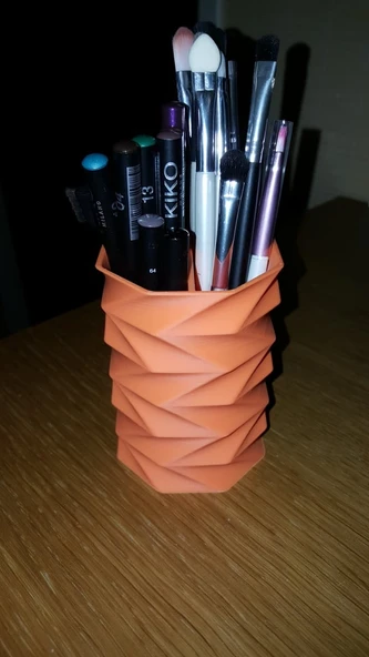 Kalem KUTUSU bükümü (Plastik Aparattır!!!)