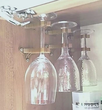 Şarap kadehi tutucu / kamp / rv için (Plastik Aparattır!!!)