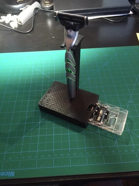 Byr Mach3 tıraş makinesi ve yeniden doldurma standı (Sadece Plastik Aparattır!!!) 3D - Resim 2