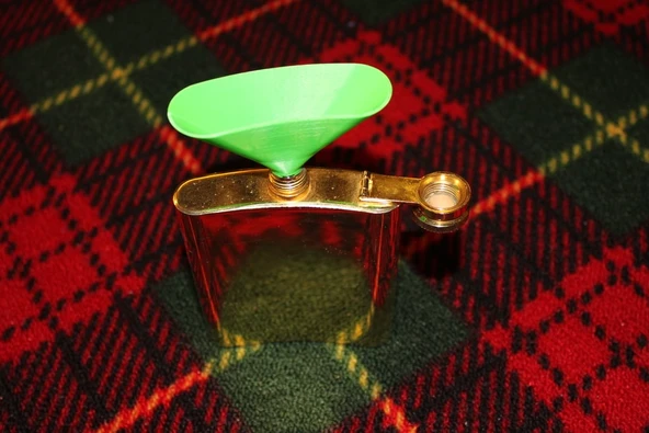 Byr Kalça şişeniz için huni (Sadece Plastik Aparattır!!!) 3D ürün görseli