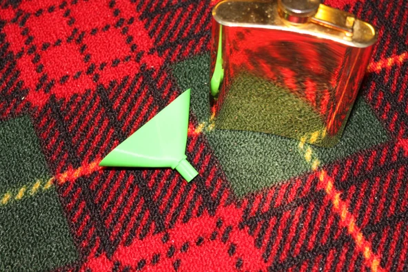 Byr Kalça şişeniz için huni (Sadece Plastik Aparattır!!!) 3D - Resim 3