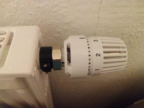 Danfoss RA tipi vanadan M30x1.5 termostat adaptörüne (Plastik Aparattır!!!)