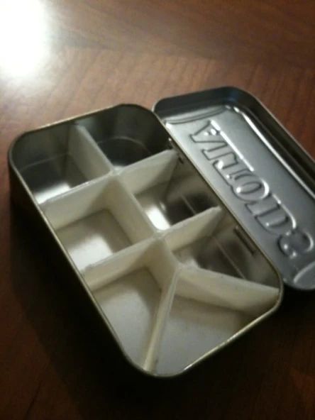 7 Segment Bölücü - Altoids Tin - Günlük Hap Kabı (Plastik Aparattır!!!)