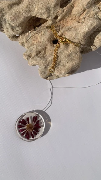 Şeffaf Renkli Kurutulmuş Mor Papatya Daire Şekilli Yunuslu Gold Aksesuarlı Misinalı Epoksi Kolye - 7