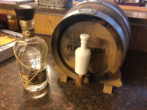 Plantation Rum Şişesi Replikası (Spigot Deco) T3441849