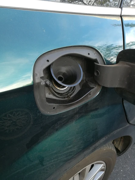 Byr Ford kolay yakıt hunisi T2310747 3D ürün görseli