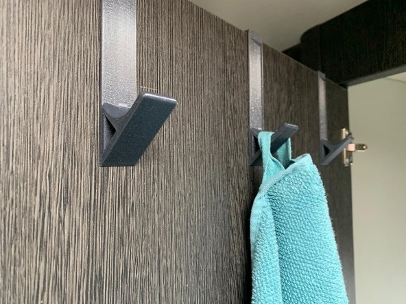 Ağır hizmet tipi elbise ve banyo havlusu askısı 25 mm genişliğinde T4871647