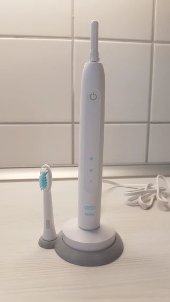 Oral-B Pulsonic Slim Clean 2500 şarj cihazı ve diş fırçası için tutucu T4945447 - 2