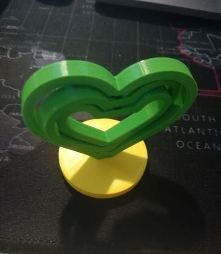 Byr Standlı Heart Gyro T4765387 3D ürün görseli