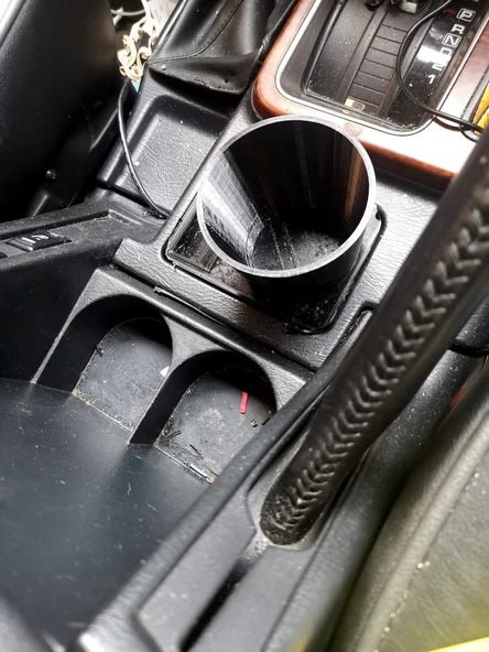 Byr Nissan Patrol Y61 bardak tutucu T4532227 3D