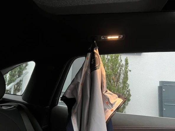 Byr Elbise askısı Bez kancası Mercedes EQE SUV T6810663 3D - 2