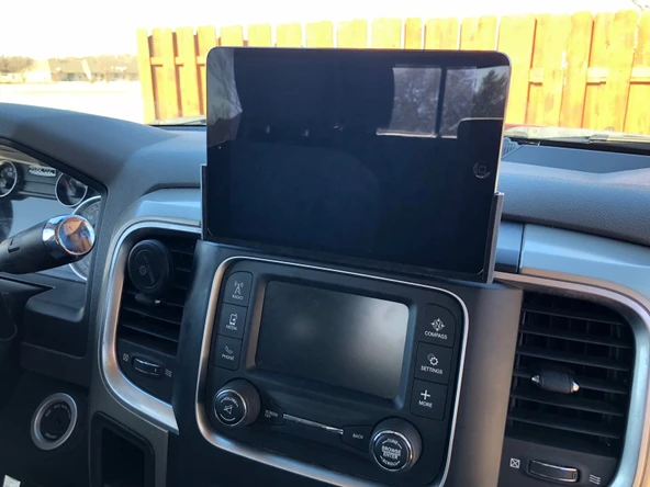 2013-2018 Ram 1500 iPad Mini Dash Montajı T2763148