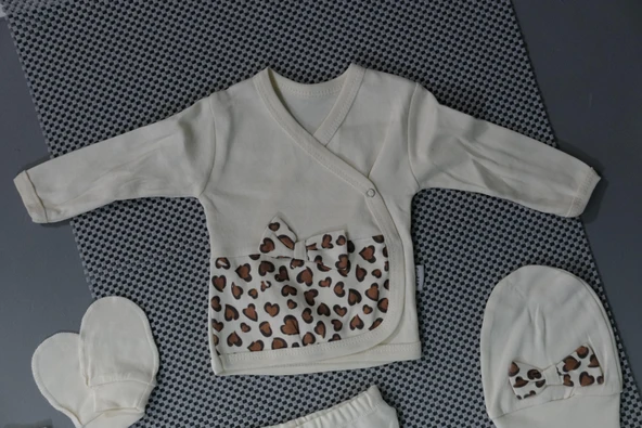 Leopar Desenli 7'li Kız Bebek Zıbın Takımı Krem - 7