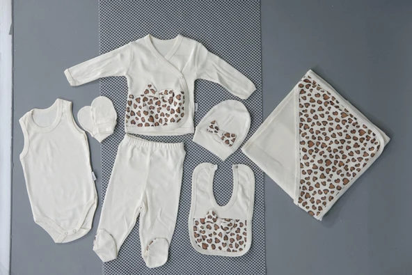 Leopar Desenli 7'li Kız Bebek Zıbın Takımı Krem