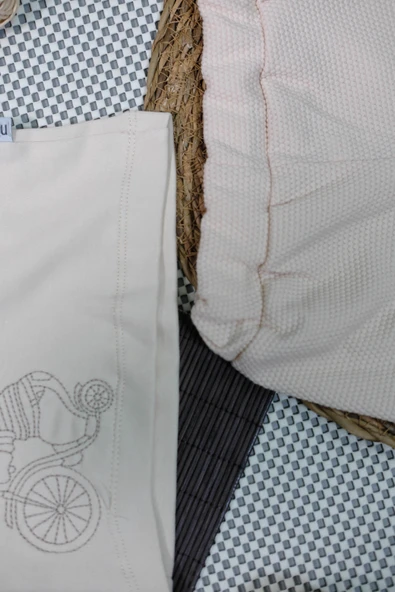 Bisikletli Ayıcık Desenli Polo Yaka Tişört ve Şort Takımı Bej - Resim 4