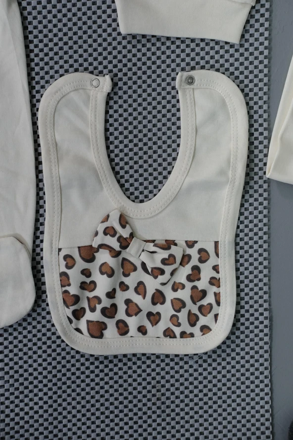 Leopar Desenli 7'li Kız Bebek Zıbın Takımı Krem - 4