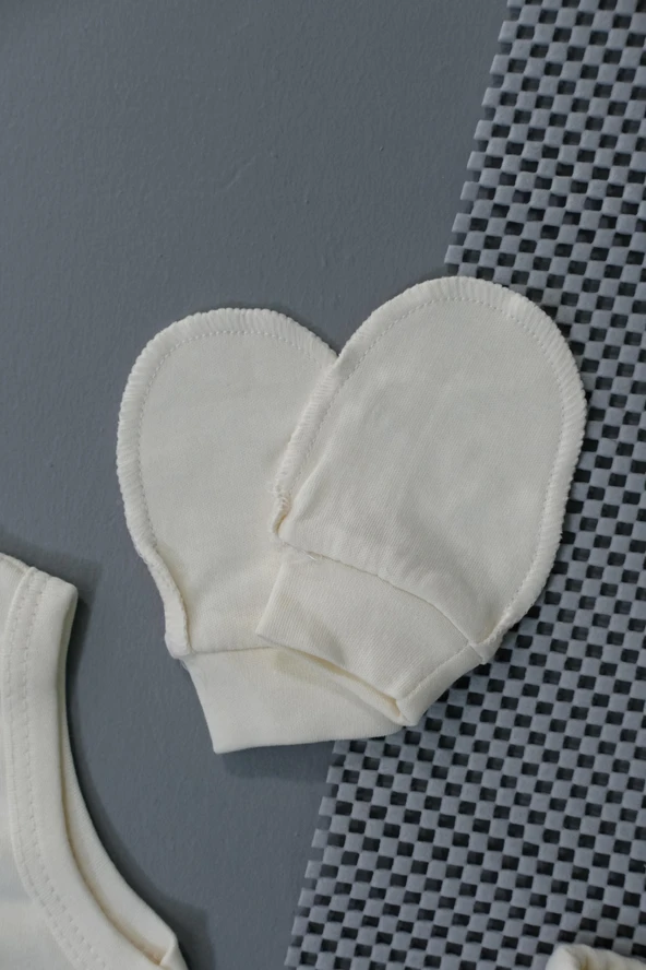 Leopar Desenli 7'li Kız Bebek Zıbın Takımı Krem - 5