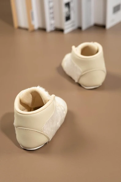 Bej Peluş Dokulu Ayıcık Aplikeli Kız Bebek İlk Adım Ayakkabısı Bej - 3