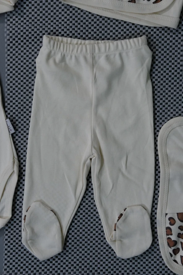 Leopar Desenli 7'li Kız Bebek Zıbın Takımı Krem - 9