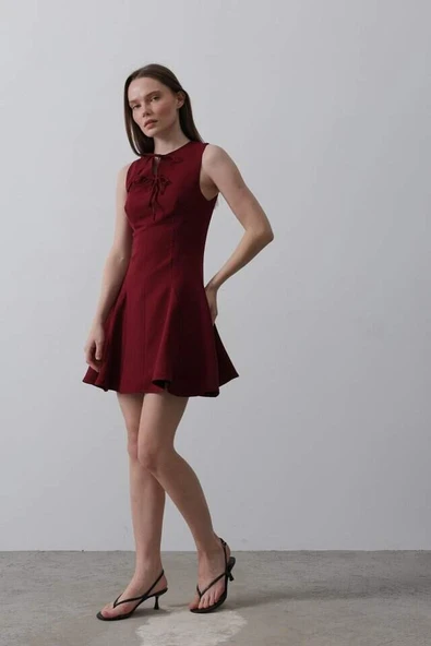 Fiyonk Detay Sıfır Kollu Mini Elbise - Bordo - 3