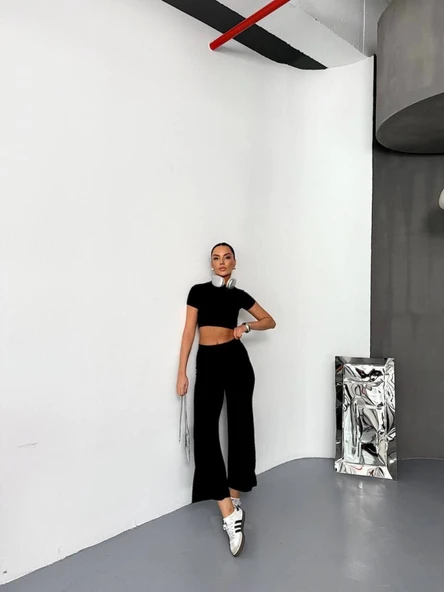 Osy Modal Yumuşak Dokulu Kumaş Kısa Kollu Crop Alt Ispanyol Paça Pantalon Ikili Takım - Siyah