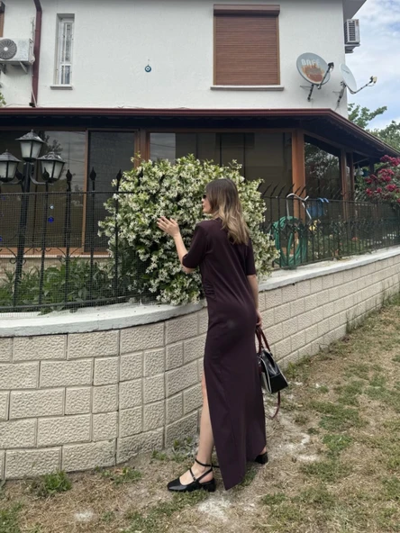 Kısa Kollu Uzun Yandan Yırtmaçlı Elbise - Kahverengi - 2