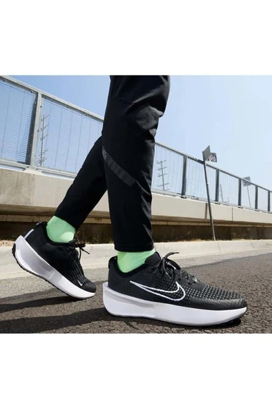 Nike INTERACT RUN FD2291 001 Erkek Yürüyüş ve Koşu Ayakkabısı Siyah Beyaz 40-45 - 4