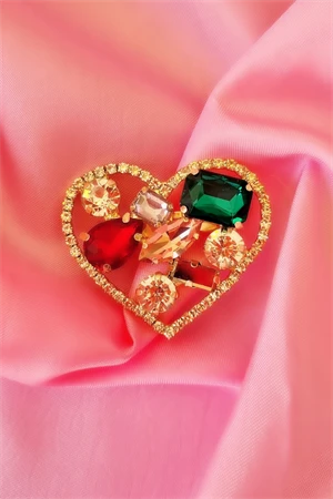 Kadın Renkli Zirkon Taşlı Kalp Broş ürün görseli