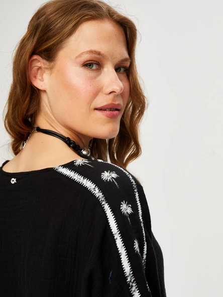 Resort Palmiye Baskı Detaylı Kısa Kol Müslin Bluz Faik Sönmez - Resim 9