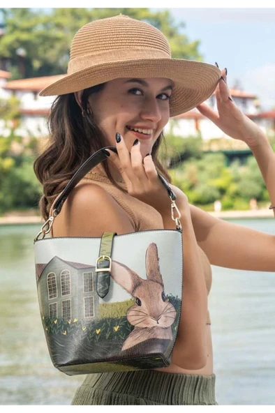 Kadın Vegan Deri Yeşil El Çantası - Going on an Adventure Tasarım