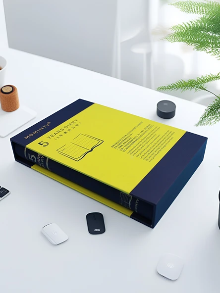 5 Yıl Sürekli Kullanım A5 Defter - Çin Kırmızısı + Ahşap Kutu - 4