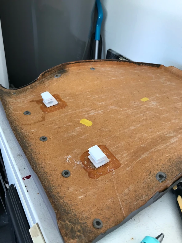 print studıo Audi A4 B5 Koltuk Arkası Klipsi