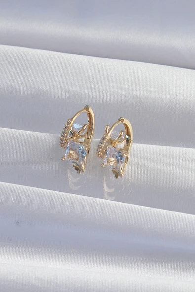 Özel Seri Pirinç Gold Renk İri Zirkon Taşlı Kıvrımlı Minimal Kelebekli Halka Küpe - 3