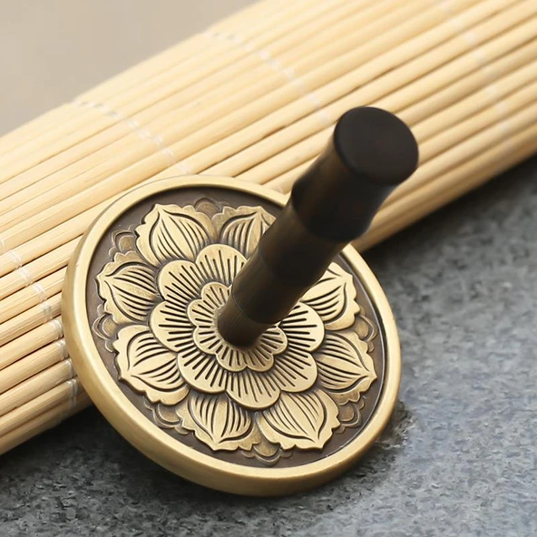 Mühür Mumu Pirinç Damga 50mm 3D Lotus Desen B + Sandal Ağacı Sap ürün görseli