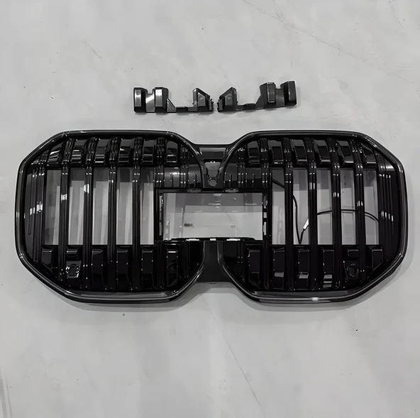 AUTOGP Bmw g70 m760 ön böbrek panjur ızgara ledli 2023+ - 2