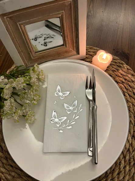 Gümüş Yaldızlı Beyaz Kelebek Yaprak Detaylı Peçete 16 Adet ürün görseli 1